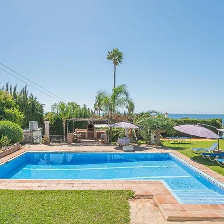 Oasis: Beachside Retreat With Heated Pool & Games Villa
