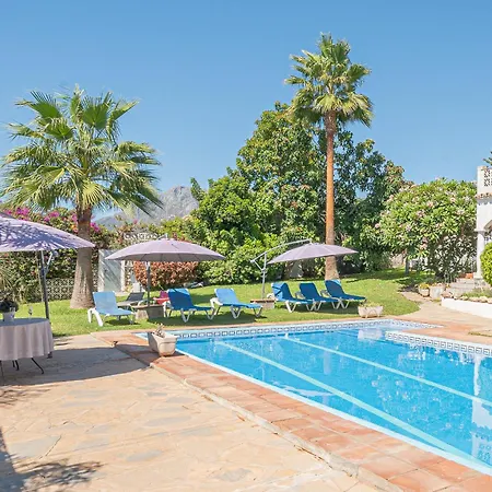 Villa Oasis: Beachside Retreat With Heated Pool & Games *