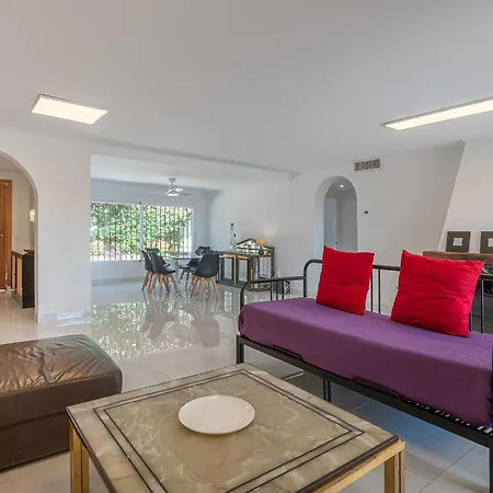 Oasis: Beachside Retreat With Heated Pool & Games * Marbella
