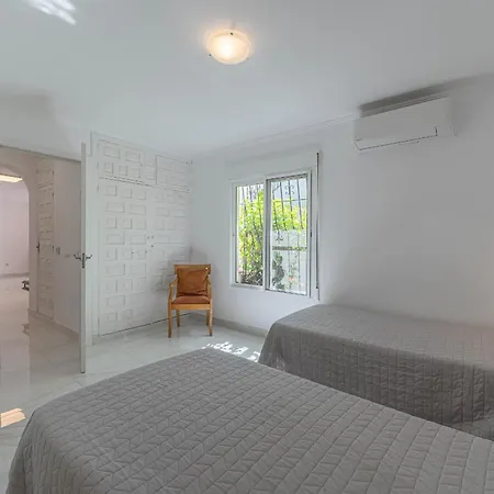 Oasis: Beachside Retreat With Heated Pool & Games * Marbella